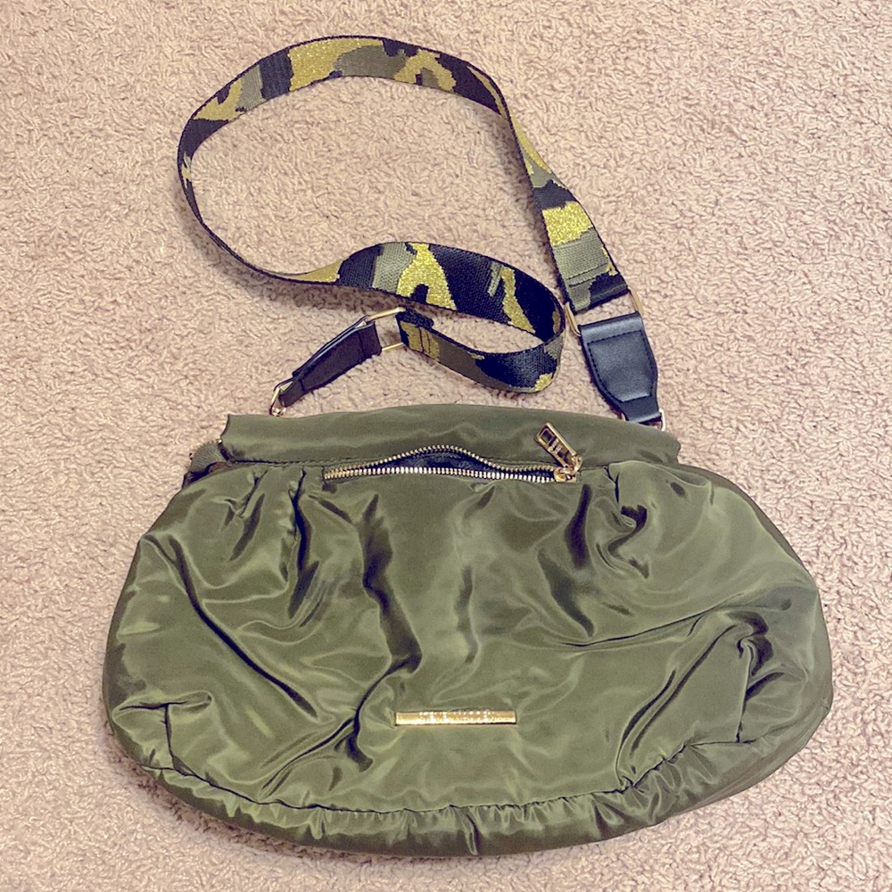 Steve Madden crossbody purse! Perfect condition, maybe used twice!